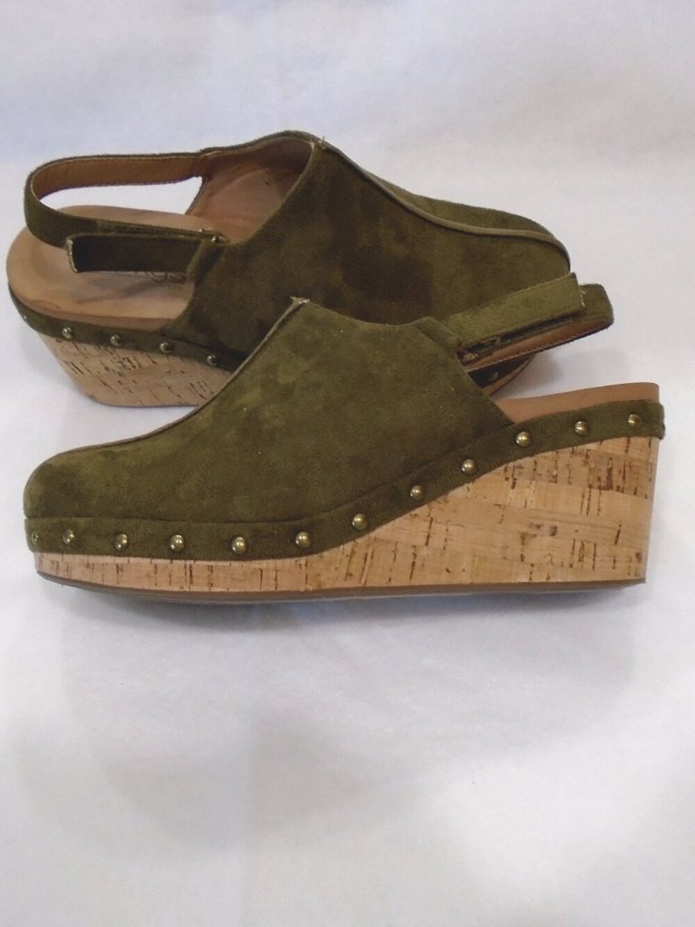 CORKYS wedge ‘Make Em Blush' Studded Slip on Clogs sz 7 worn once - Pristine!
